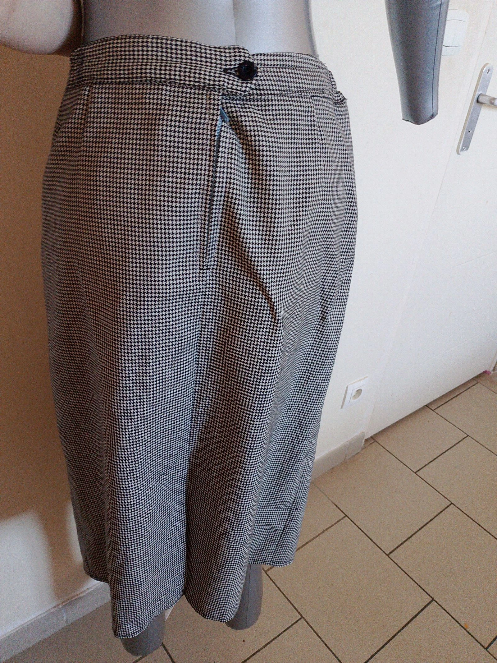 Straight midi skirt with houndstooth pattern – Vintage / Preppy style – photo 3